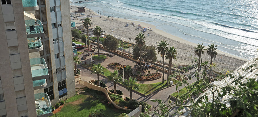 נוף מגדלי הים התיכון בבת ים