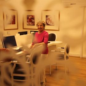 מלמדים את סבתא לגלוש באינטרנט