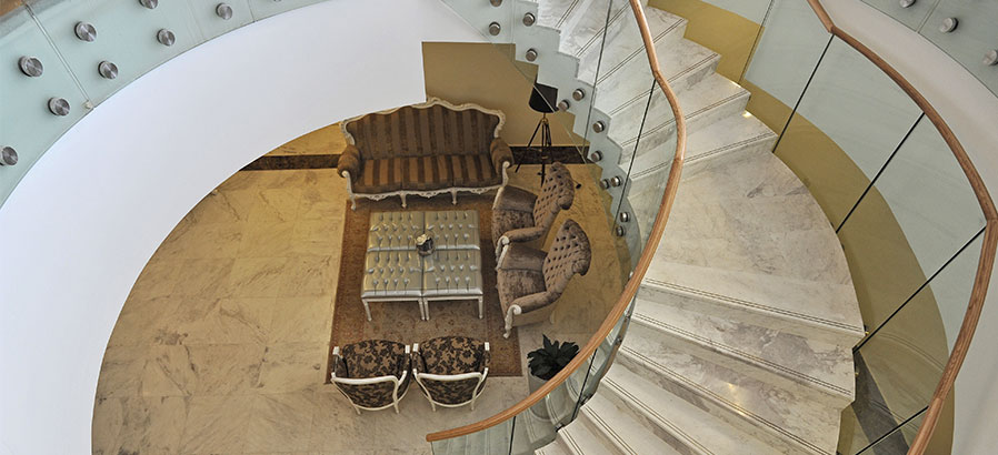 מדרגות במגדלי הים התיכון, דיור מוגן בסביון